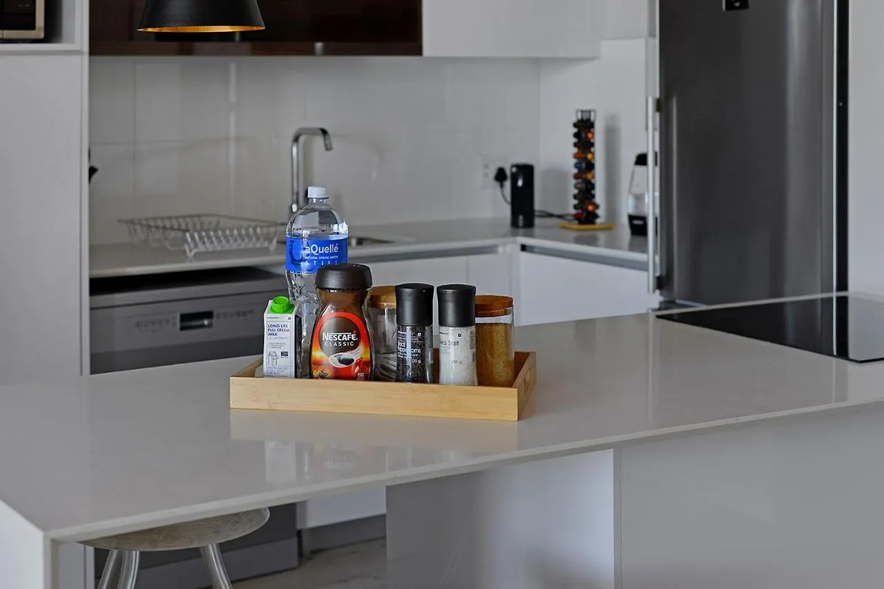 Apartment Maryam - Designer Apartment, Stunning Views Cape Town